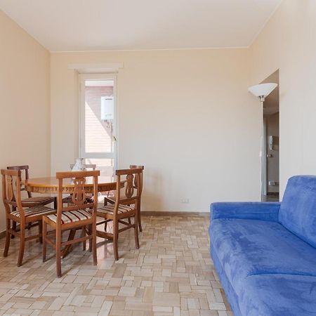 Milano - Roomy Apartment 300 M From M3 Affori Fn! Bagian luar foto