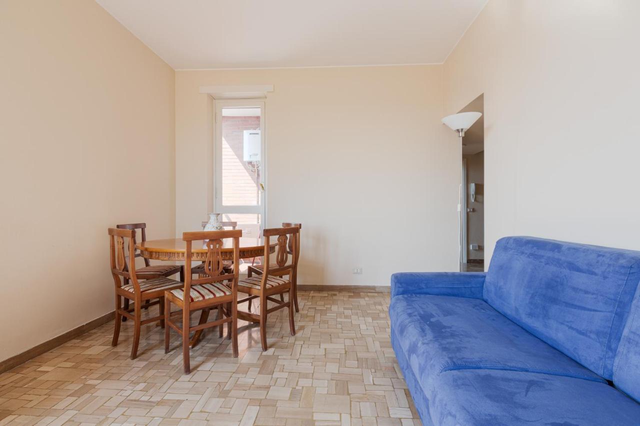 Milano - Roomy Apartment 300 M From M3 Affori Fn! Bagian luar foto