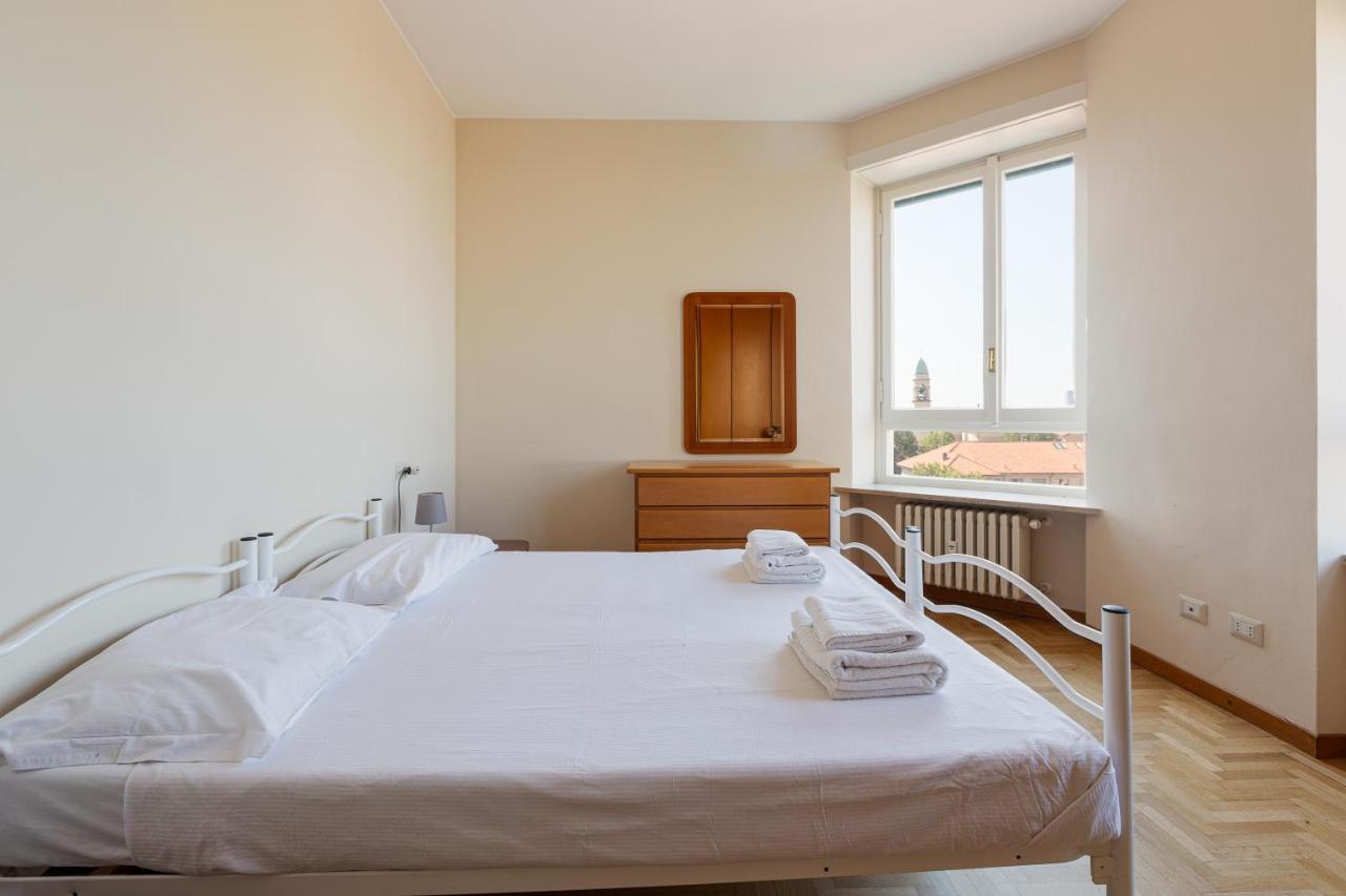 Milano - Roomy Apartment 300 M From M3 Affori Fn! Bagian luar foto