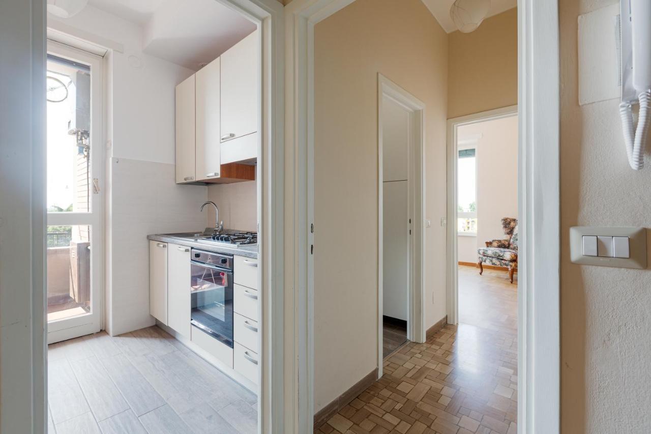 Milano - Roomy Apartment 300 M From M3 Affori Fn! Bagian luar foto