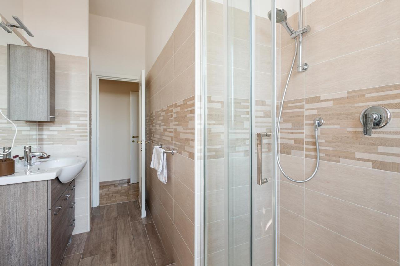Milano - Roomy Apartment 300 M From M3 Affori Fn! Bagian luar foto