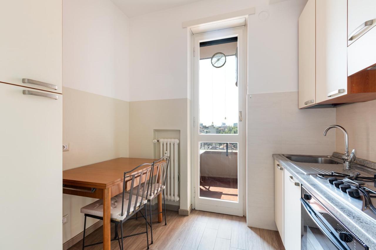 Milano - Roomy Apartment 300 M From M3 Affori Fn! Bagian luar foto
