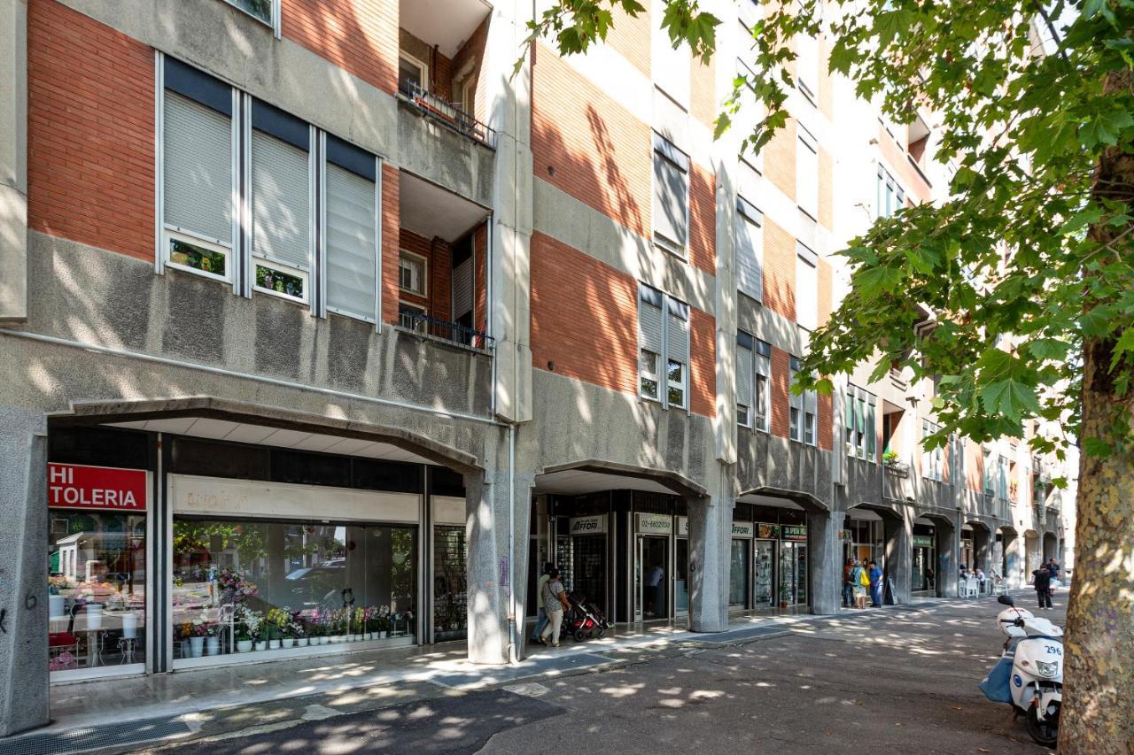 Milano - Roomy Apartment 300 M From M3 Affori Fn! Bagian luar foto